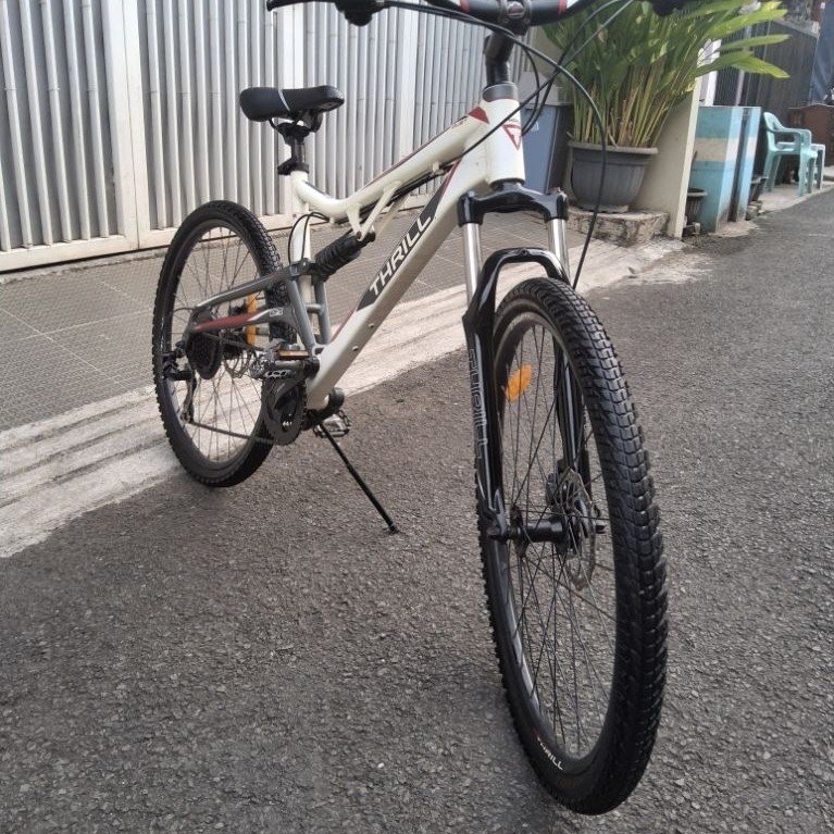 sepeda MTB Thrill