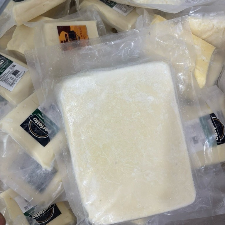 Keju Mozarella  kemasan 1 kg .  keju pizza . mozarella