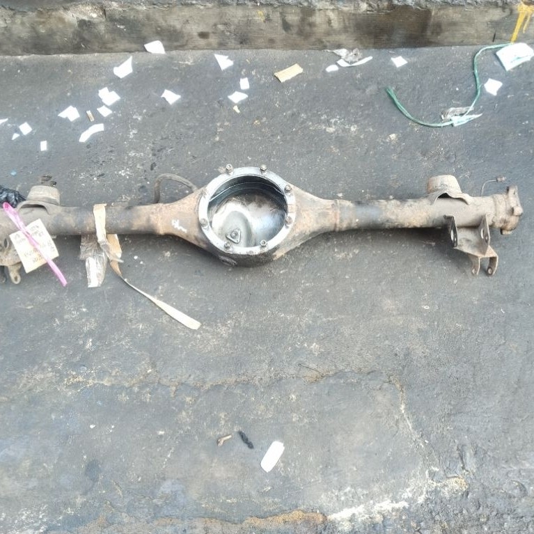 suzuki escudo 1600cc sarung gardan belakang
