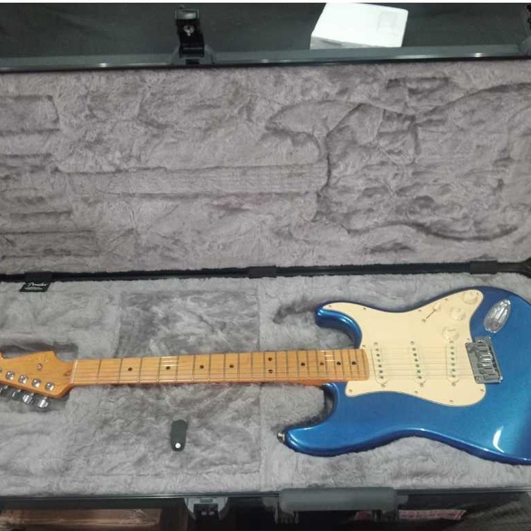 Fender American Ultra Stratocaster – Cobra Blue th2021