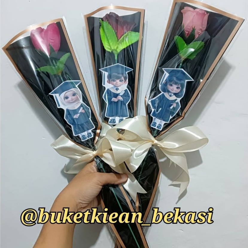 buket wisuda mini / buket topper wisuda/ buket wisuda TK/ buket mawar