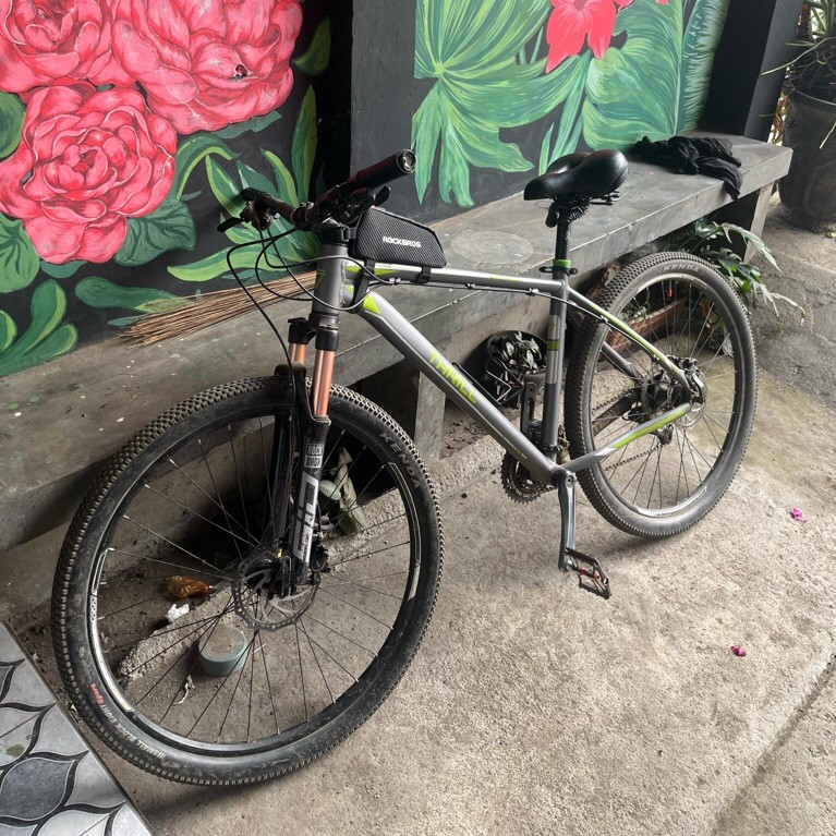 sepeda THRILL, fork Venom air,  shifter Altus 3/9speed rem hidrolik shimano sfroket shimano  rd shim