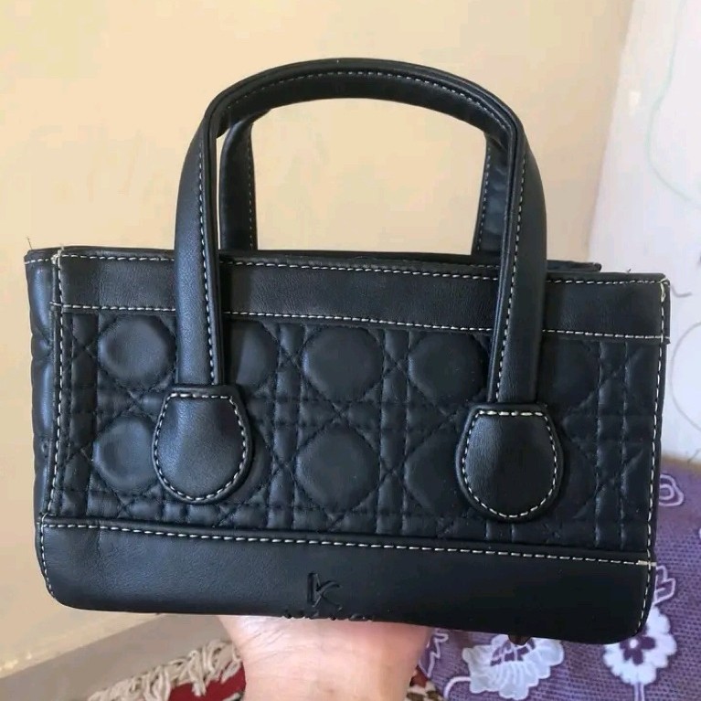 Tas akaci
