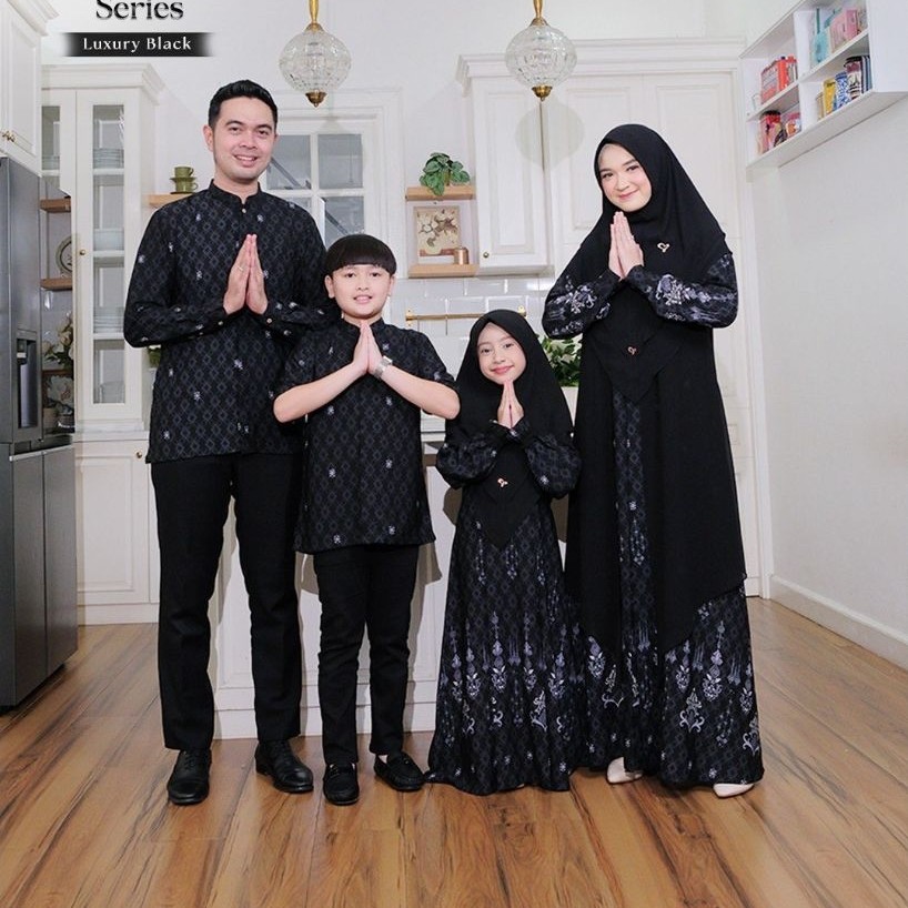 LUXURY BLACK - SARIMBIT SELARAS SERIES BY SALVINA HIJAB - SARIMBIT SALVINA TERLARIS