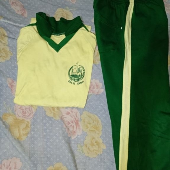 Seragam Olahraga Preloved/Bekas SMA