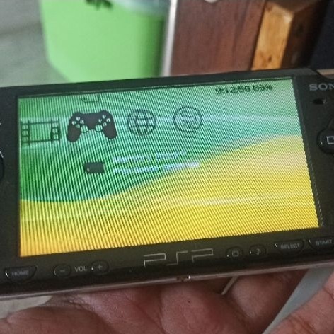 console game Sony PSP 2000 bekas