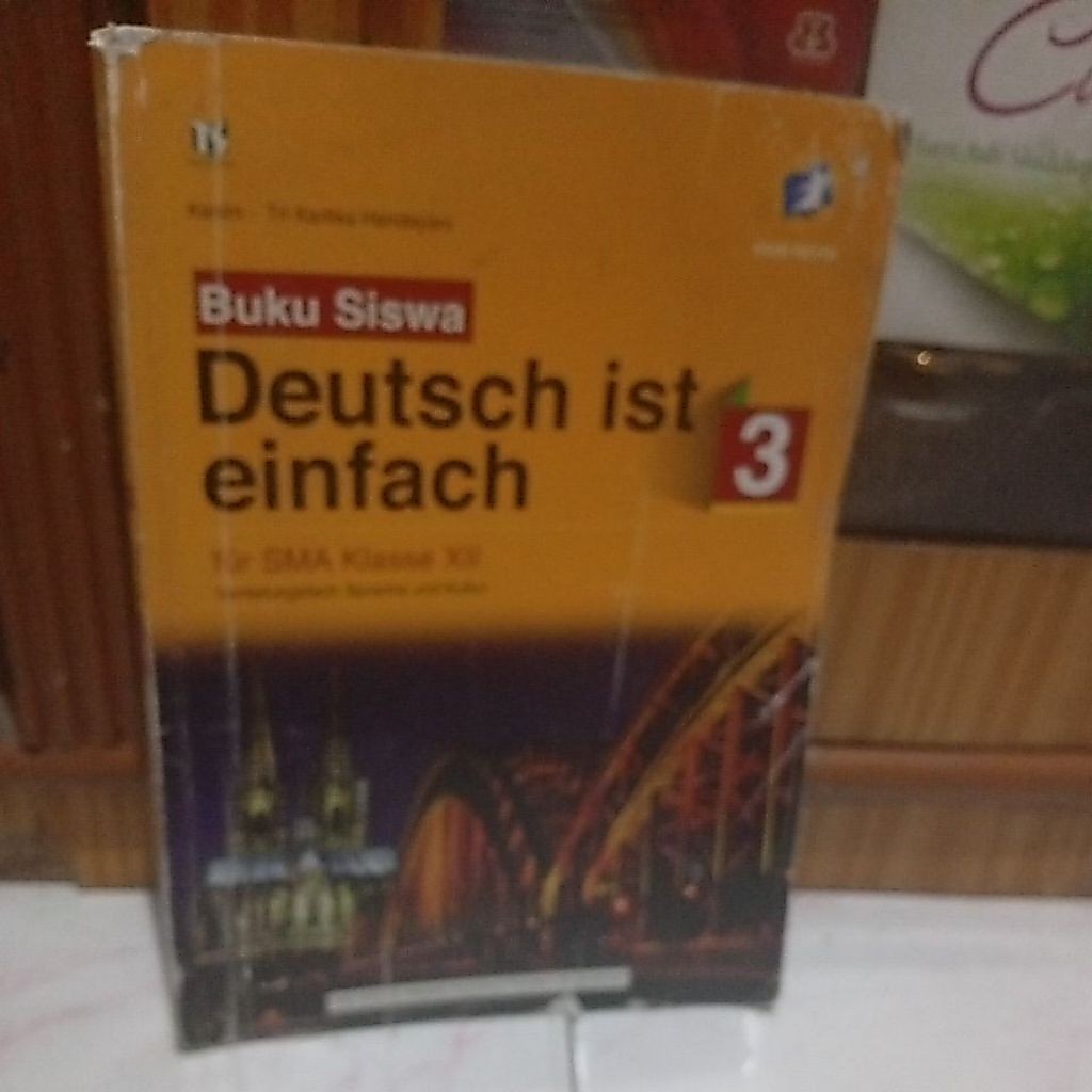 Buku Siswa Deutsch ist einfach untuk SMA kelas 3