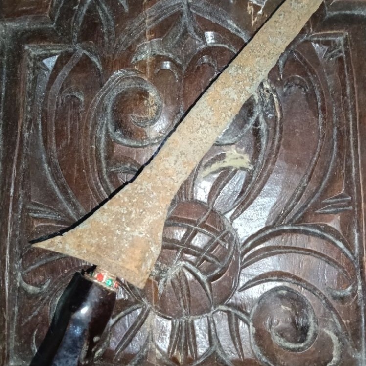 Keris Betok Brojol