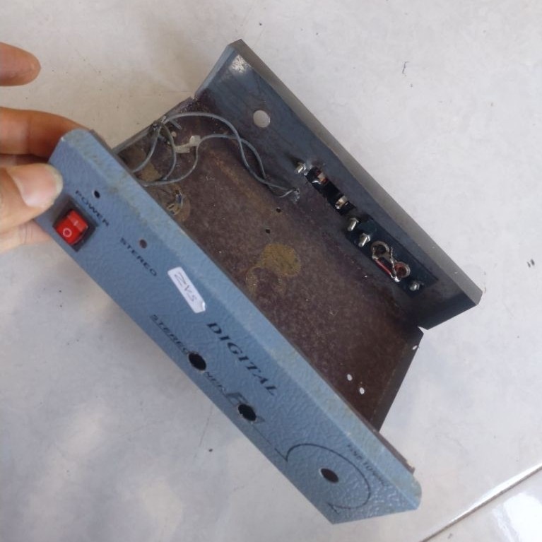 box radio tuner fm bekas