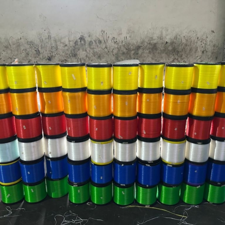 Pengulur/Senar Layangan Semi Matot Berat Rata-Rata 2,5 Kg Ukuran 035/040