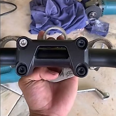 Raiser atas cb150r V4