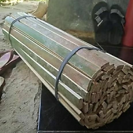 Bambu Bilah Bambu Ajir Satu ikat 10 Pcs [1 Meter x Lebar 2cm]