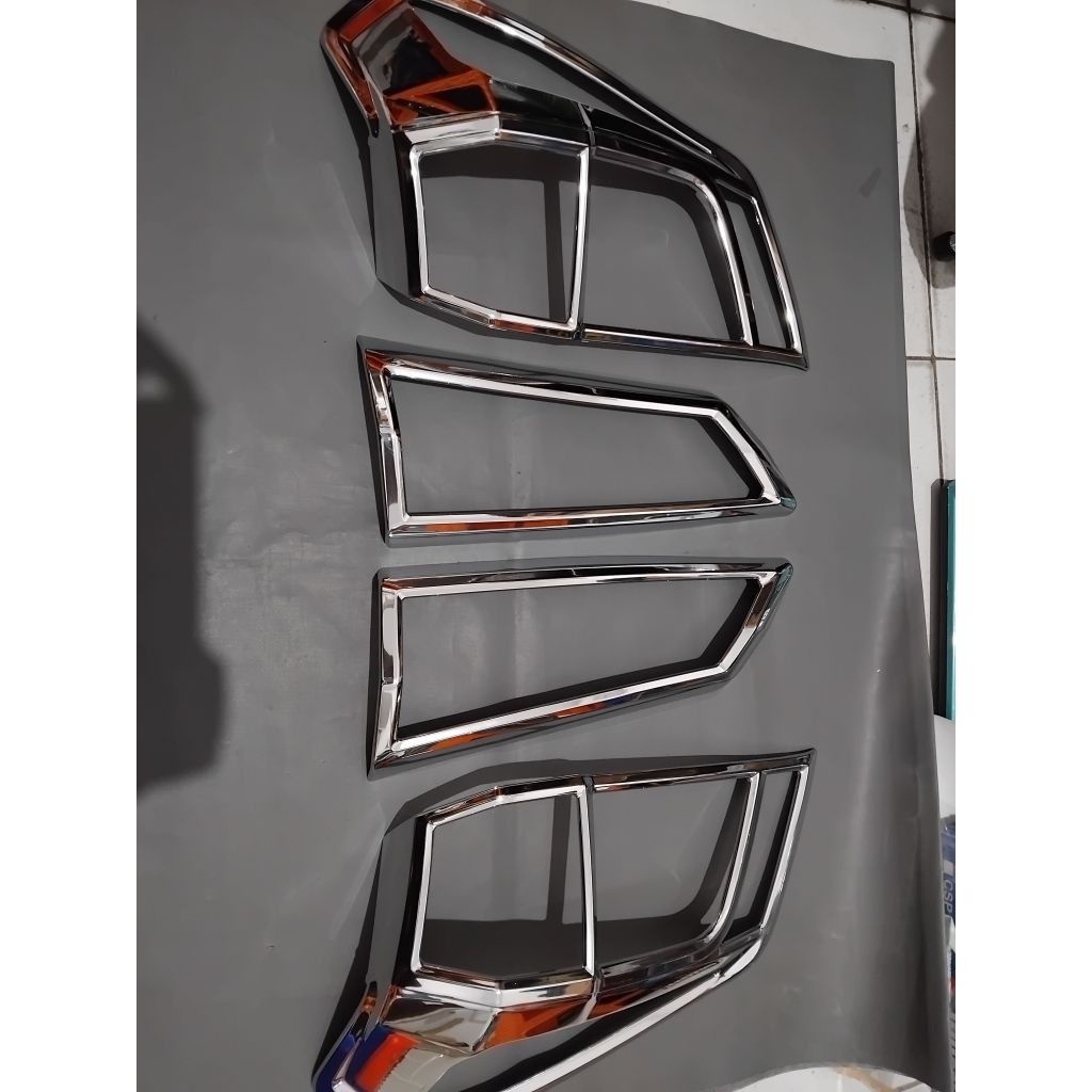 Garnish Belakang Tail Lamp Garnish Calya/Sigra Chrome