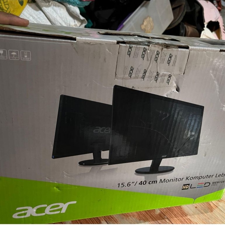 Monitor  Acer P166HQL. second