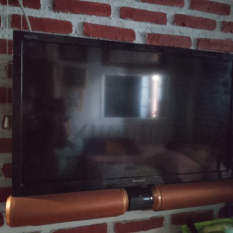tv analog LCD sharp 32" inch + speaker bass + free stb