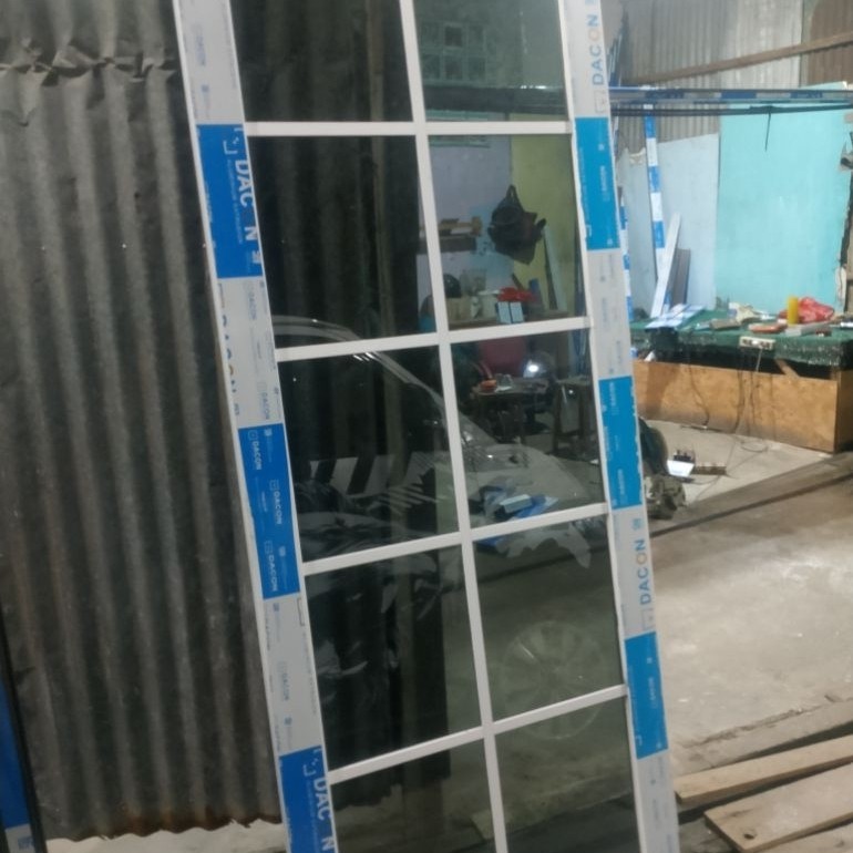pintu alumunium  kaca ornamen+ kusen free Peking kayu