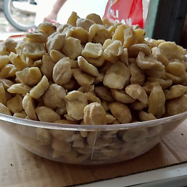 Kemiri pecah 1 kg