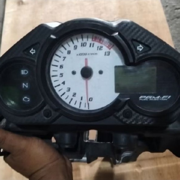 SPEDOMETER + LAMPU SEIN + COVER Batok Belakang CB150R Old/StreetFire Original Second Siap Pakai