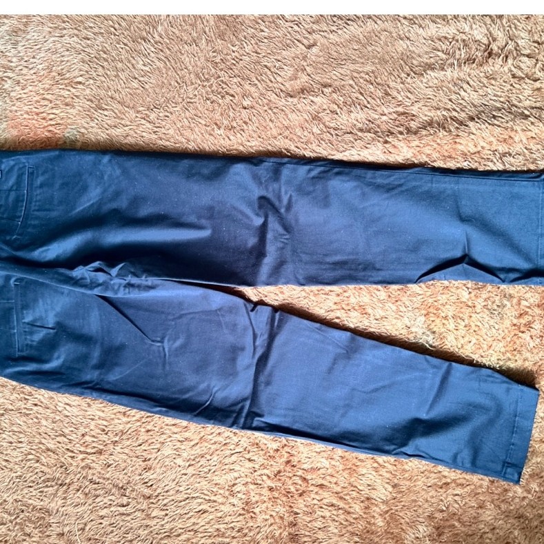 Celana Uniqlo hitam