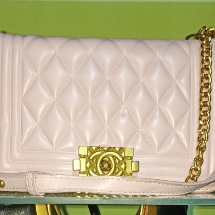 Channel sling tas Preloved