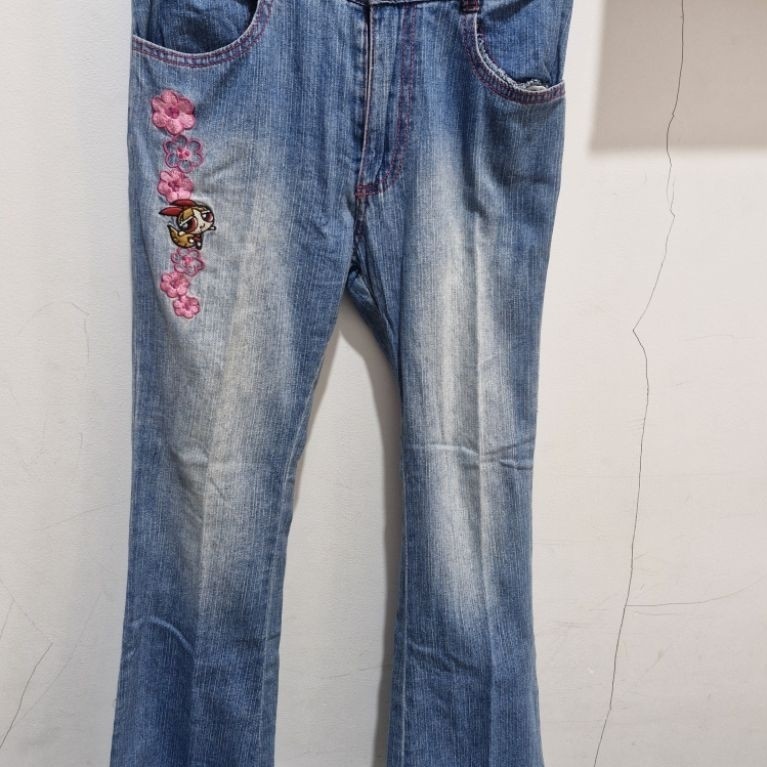 Celana panjang jeans bran dari Cartoon Network (CN)