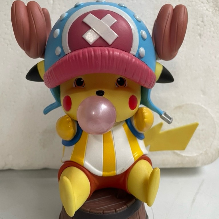 Action Figure Chopper x Pikachu One Piece x Pokemon - Patung Koleksi Anime Chibi Hadiah