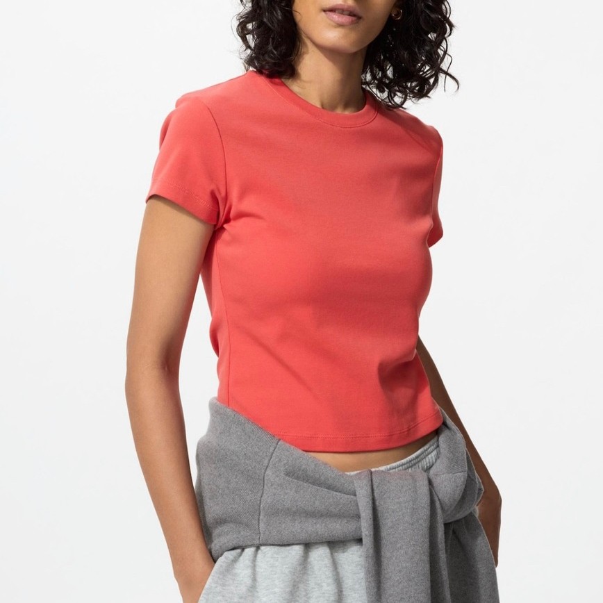 Uniqlo t shirt mini crop top