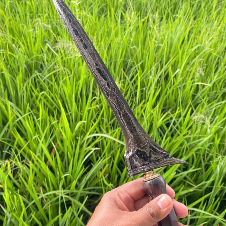 pusaka keris jalak tilam sari