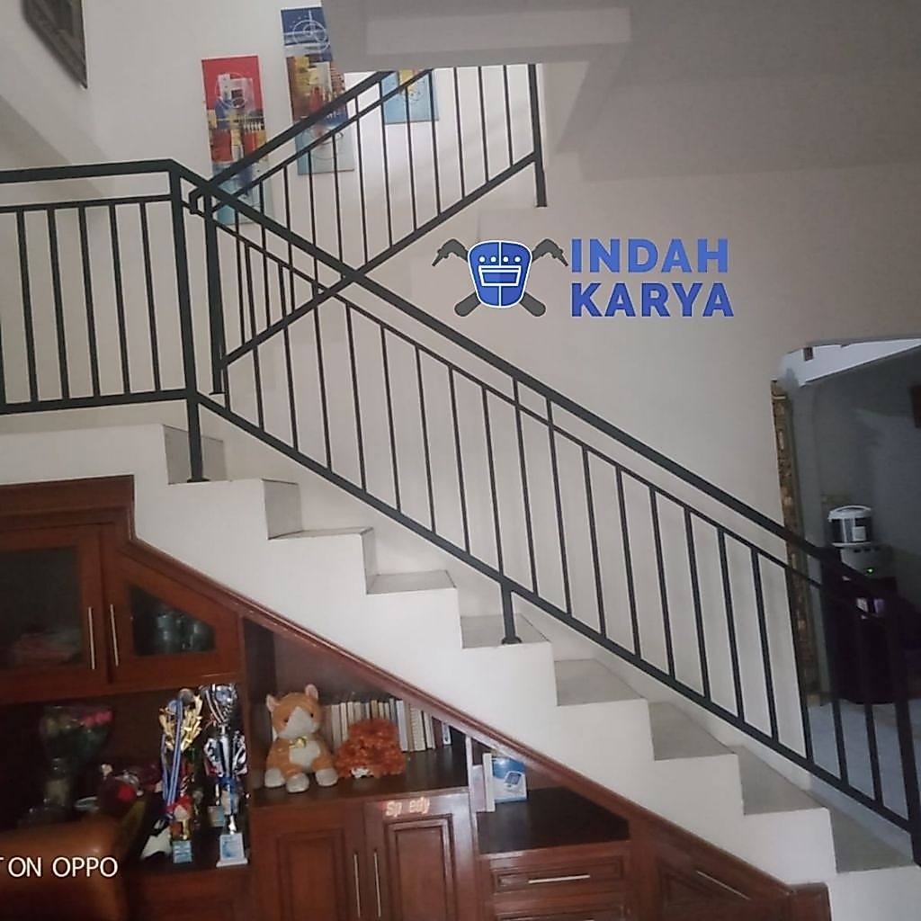 railing tangga minimalis besi hollow galvanis