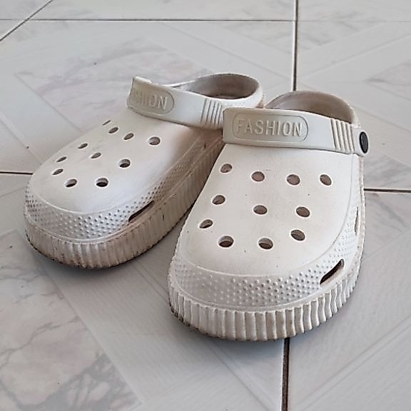 preloved sandal wanita pria murah