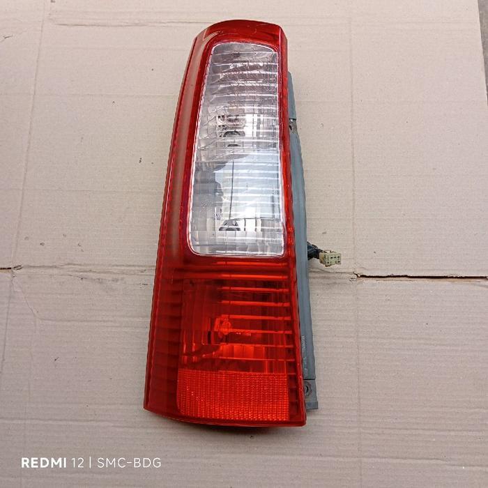 Stoplamp lampu belakang bagian kiri Xenia Avanza Old copotan