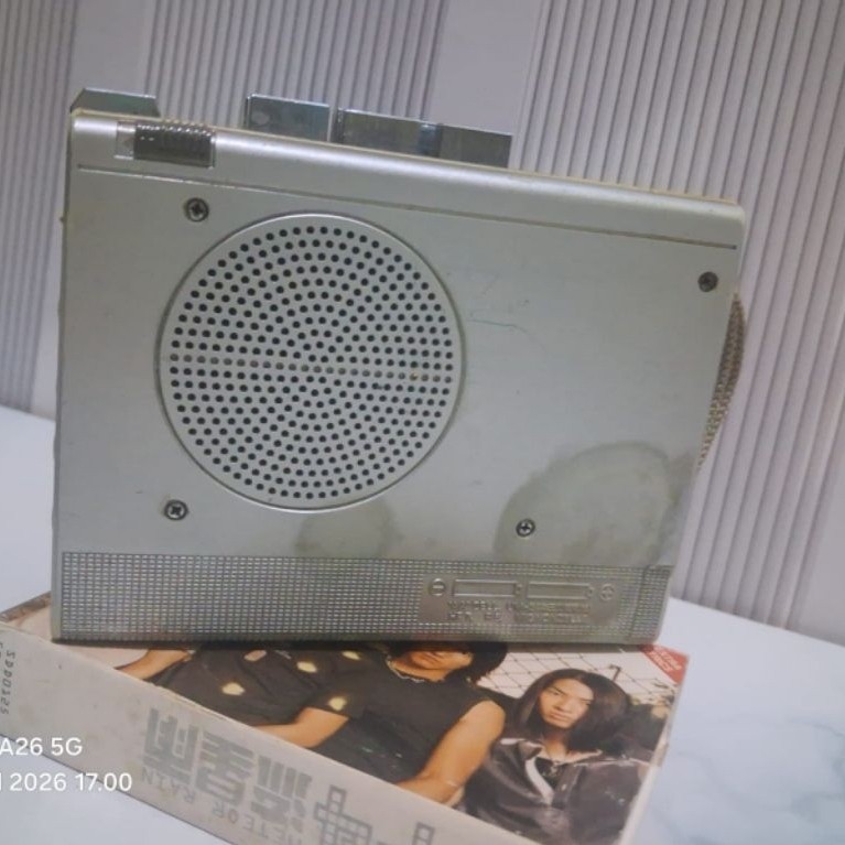 sanyo walkman pemutar kaset pita jadul
