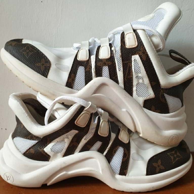 SEPATU SECOND BRAND LV