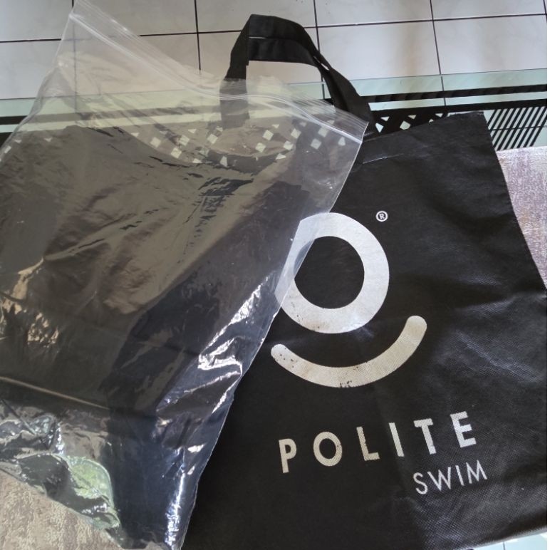 Prelove baju renang polite swim size M