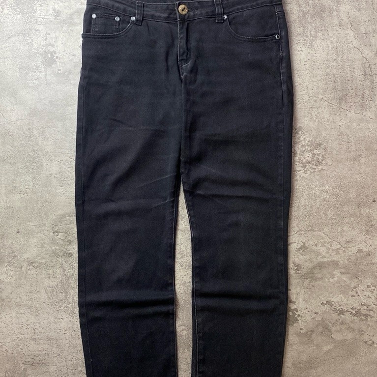 jeans hitam DOHC