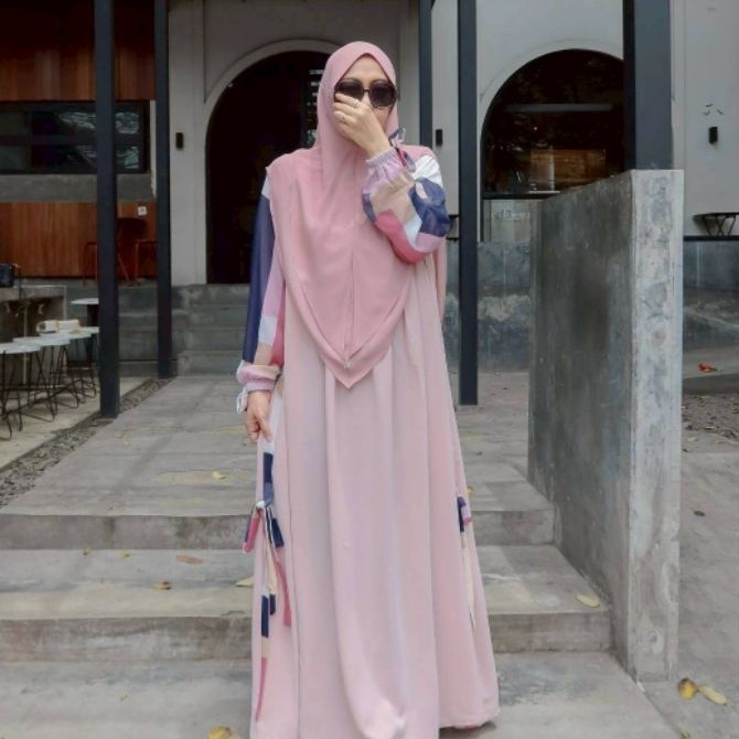 Dress by Zafeetri