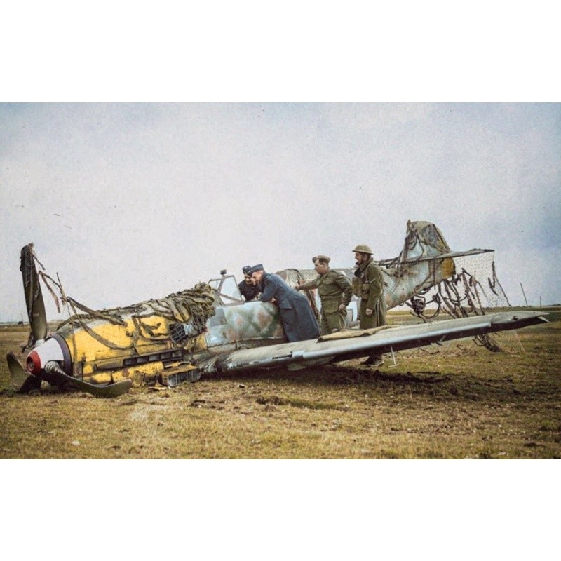 MAINAN PESAT / DIECAST / MINIATUR (AIRCRAFT WW2 FIGHTER WW2 FIGHTER WHITE)     Berkualitas