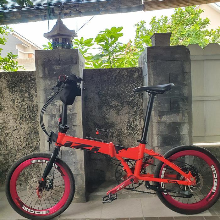 Sepeda lipat bekas Izi Q5 20"
