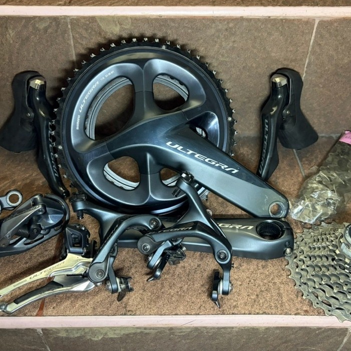 groupset ultegra R8000 rim brake used