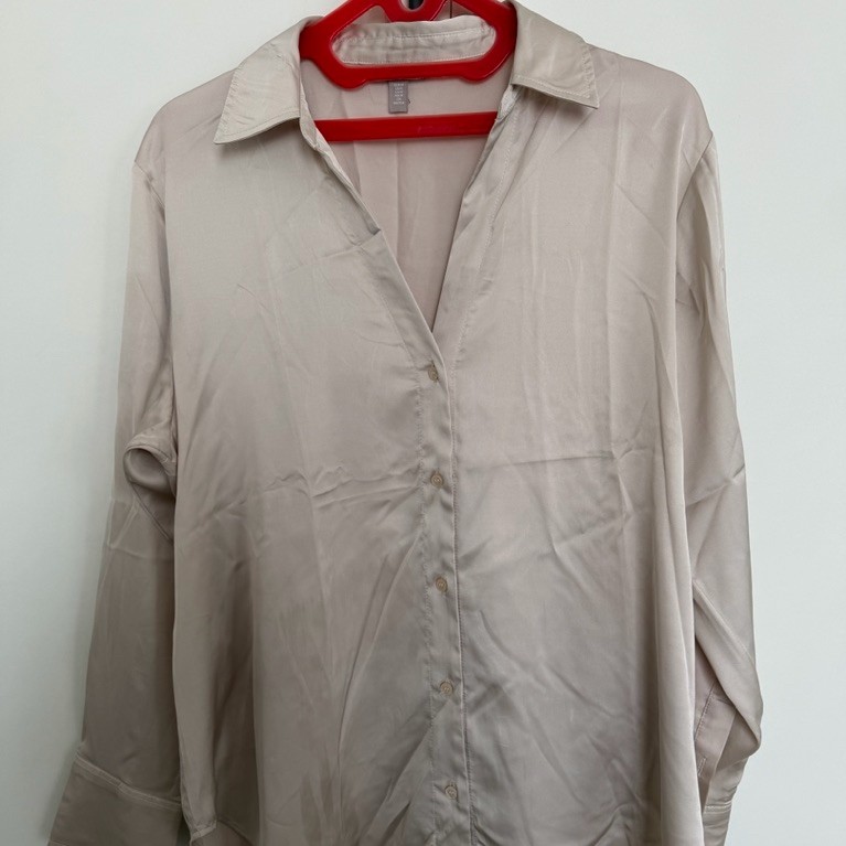 Pl kemeja silk vneck h*m