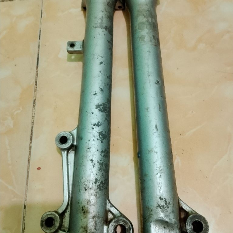TABUNG BOTTOM SHOCK DEPAN SUZUKI RK COOL / RAIDER 125