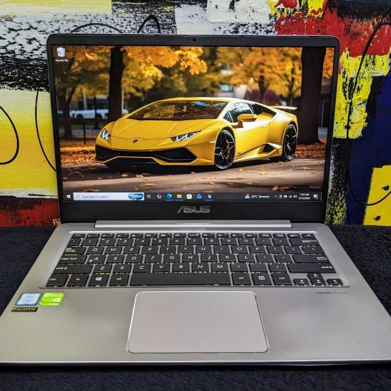 Laptop Asus ZenBook Core i7 7500U 8/1TB Nvidia 940MX2 2GB