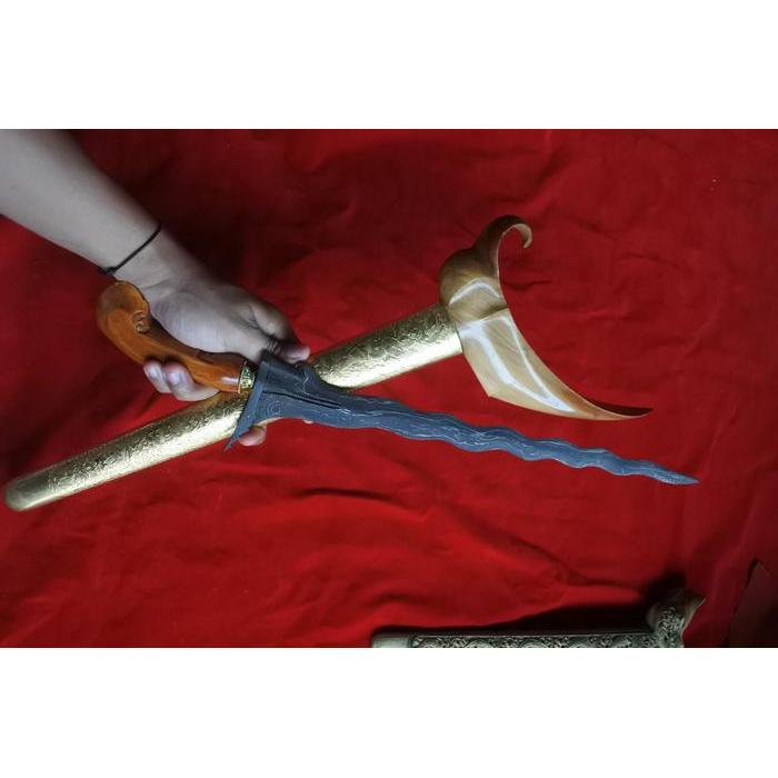 keris sengkelat warangka ladrang alusan tinggalan simbah