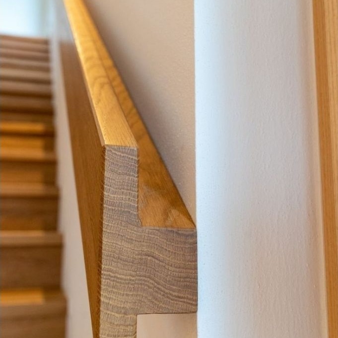 Pegangan tangga hand railing kayu Mahoni
