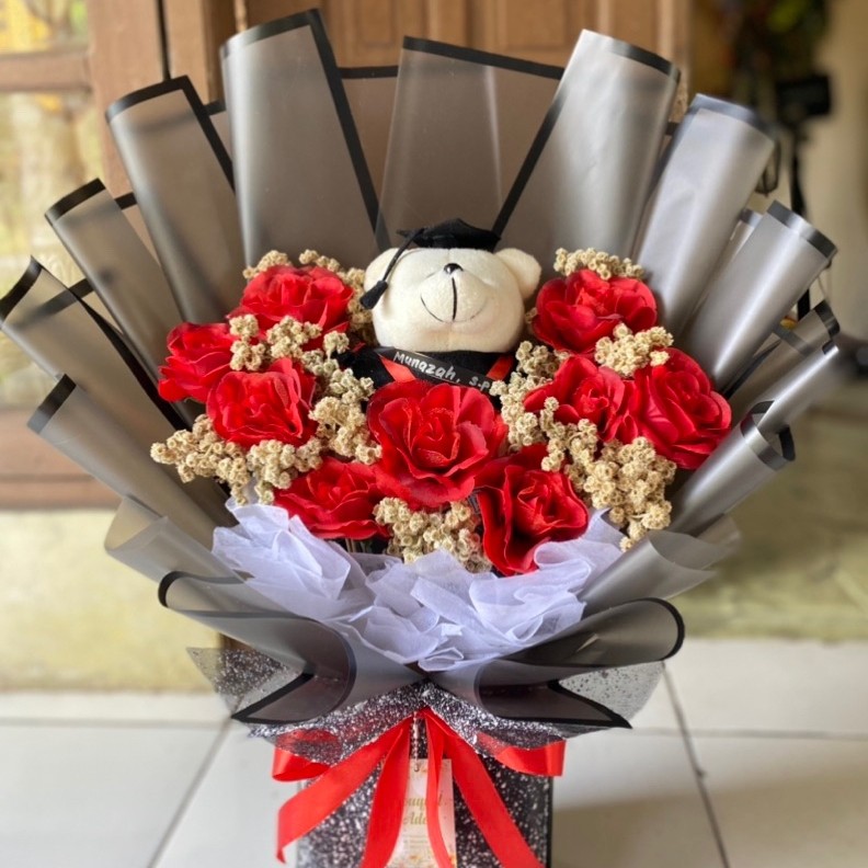 buket bunga artificial mix edelweis boneka wisuda bouquet bucket bunga wisuda perpisahan ulang tahun