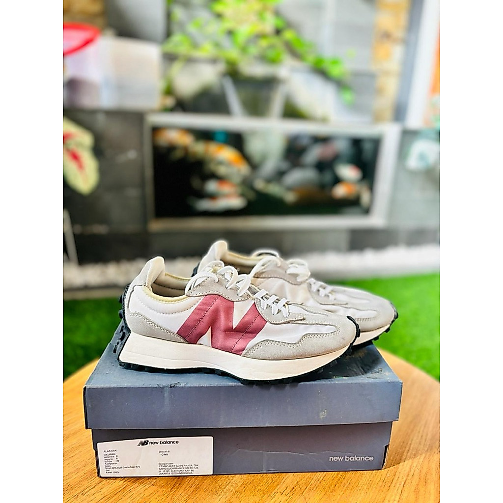 Sepatu Wanita NB 327