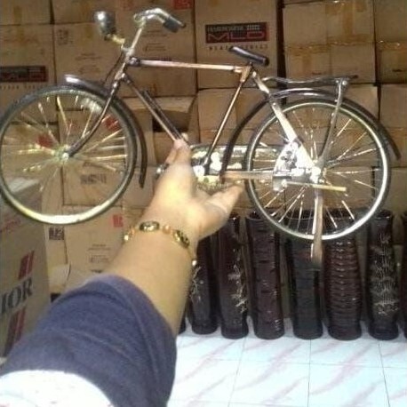 TERBARU Miniatur Besi-Sepeda Ontel Laki Laki Besar-Pajangan-Souvenir Jogja.