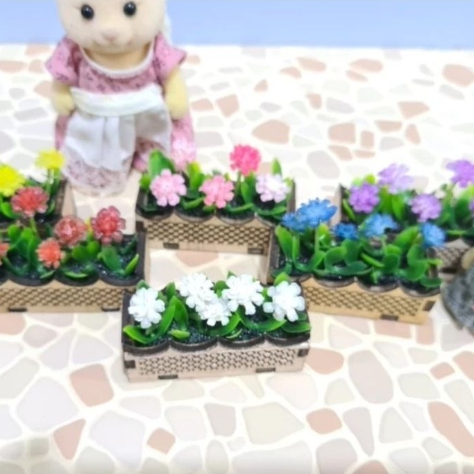 miniatur tanaman bunga (warna random) untuk sylvanian / rumah rumahan / kerajinan tangan / craft