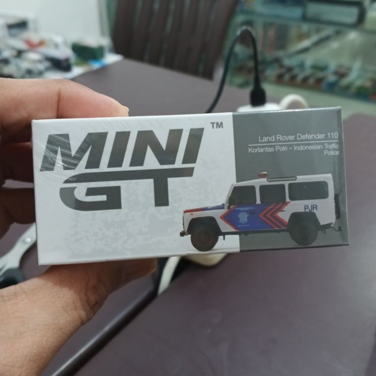 Mini GT Land Rover Defender 110 Korlantas Polri - Indonesia Traffic Police (Sealed)