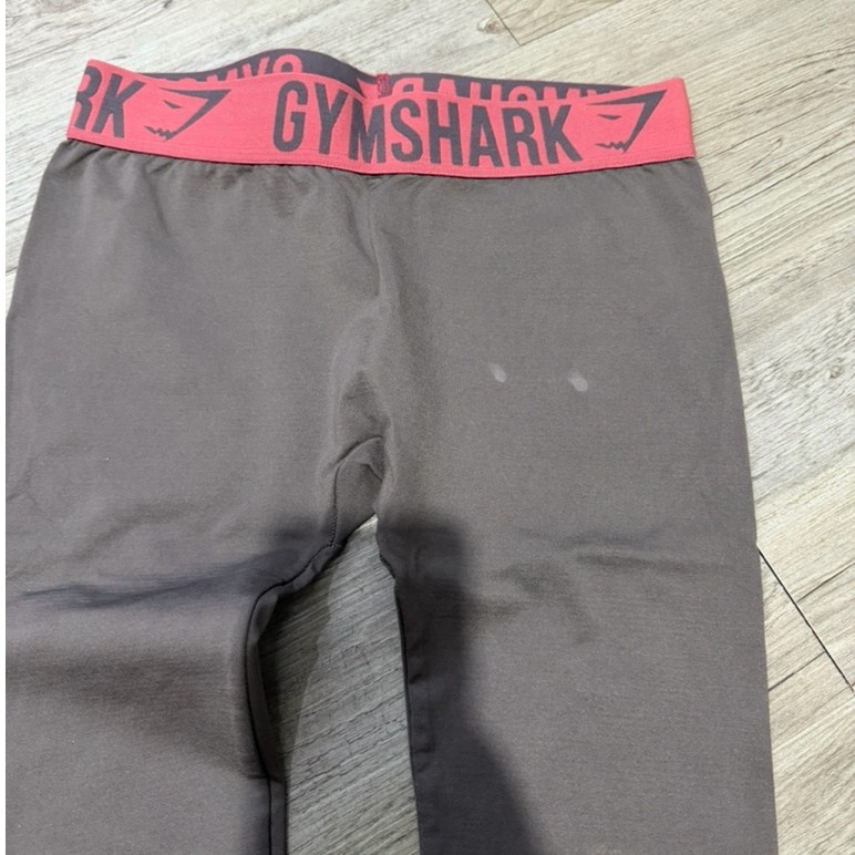 Preloved gymshark size S worn 2x ada defect